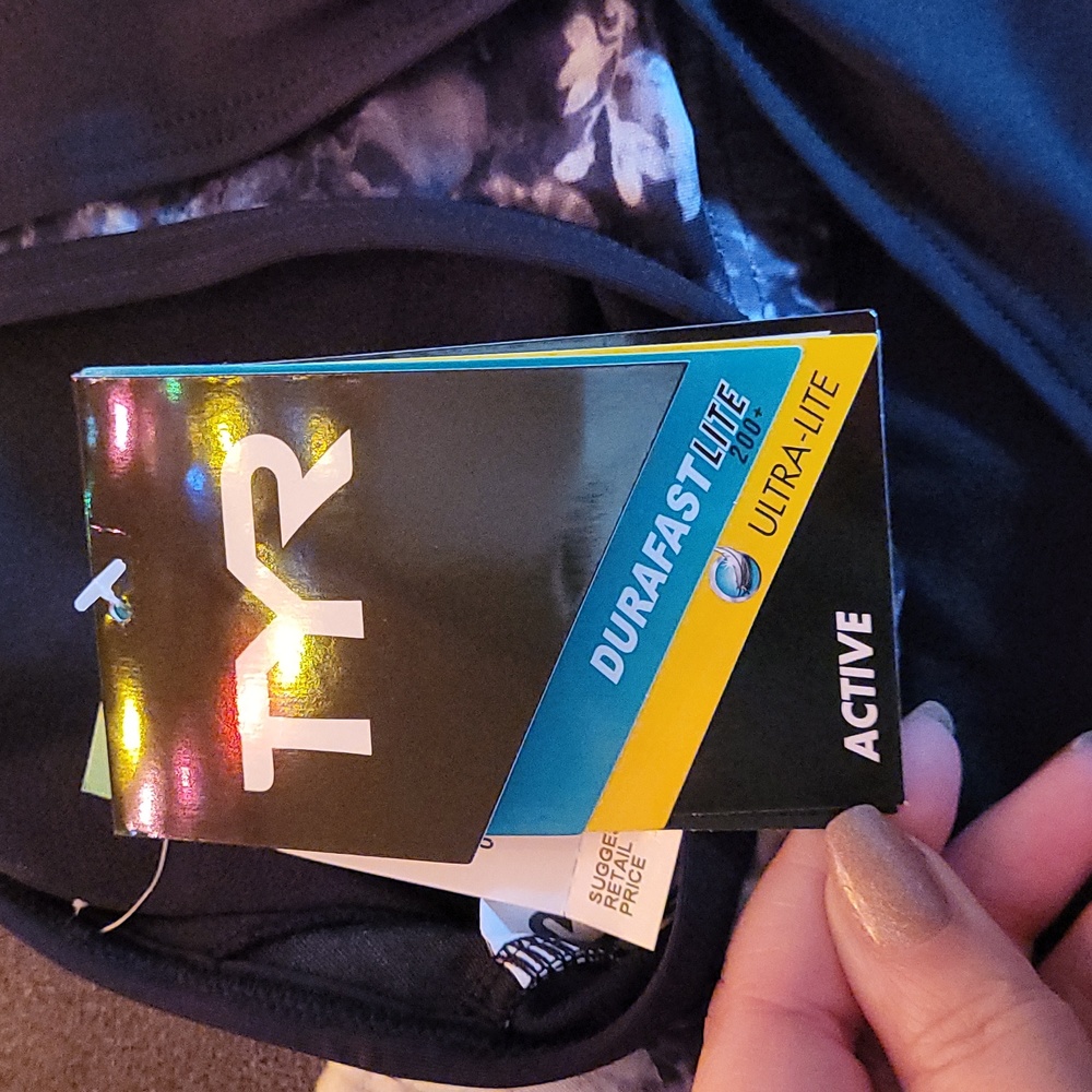 TYR Performance Top - Picture 6 of 12